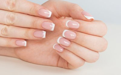 Manicura francesa de colores: un clásico reversionado