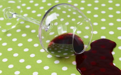 Cómo quitar manchas de vino tinto