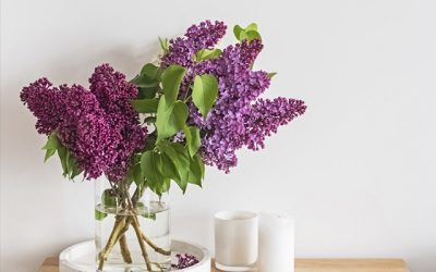 Cómo hacer centros de flores artificiales
