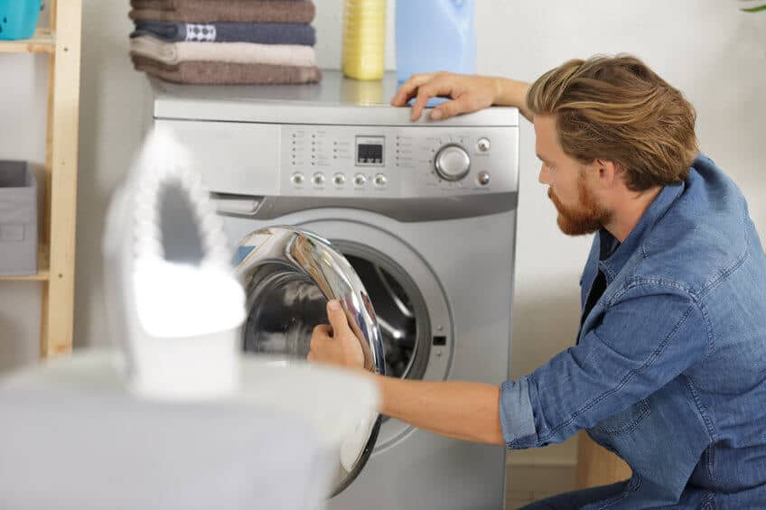¿Cómo limpiar la goma de la lavadora?