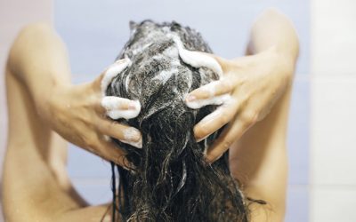 Champú para pelo graso: aprende a tratar tu cabello